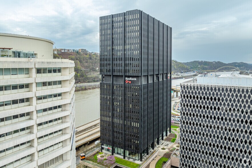 11 Stanwix St, Pittsburgh, PA à louer - Photo du bâtiment - Image 2 de 8