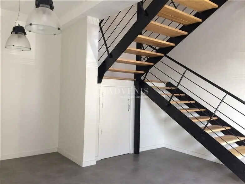 Office in Lille for lease - Interior Photo - Image 2 of 9