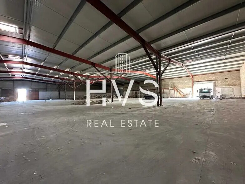 Flex in Gignac-la-Nerthe for lease - Interior Photo - Image 2 of 13