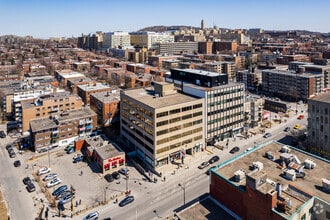 5881-5889 Ch de la Côte-des-Neiges, Montréal, QC - Aerial  map view