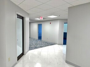 999-1001 W Yamato Rd, Boca Raton, FL à louer Photo intérieure- Image 2 de 14