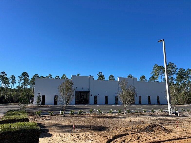 17657 Cordova Pl, Panama City Beach, FL for lease - Building Photo - Image 2 of 9