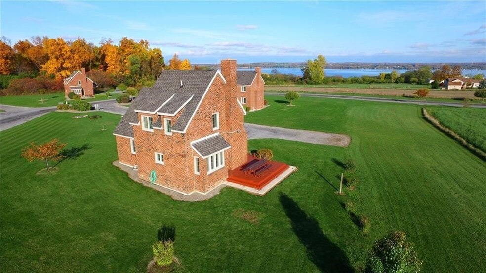 442 Armstrong Rd, Geneva, NY à vendre - Photo du bâtiment - Image 2 de 2