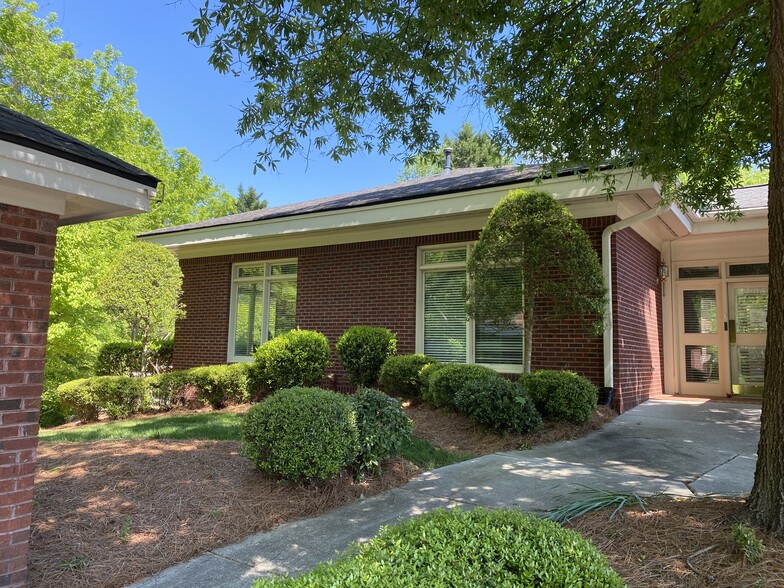 1005 High House Rd, Cary, NC for sale - Building Photo - Image 1 of 1