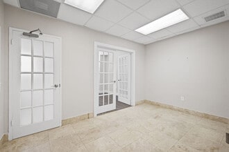 960 W 41st St, Miami Beach, FL for lease Interior Photo- Image 1 of 19