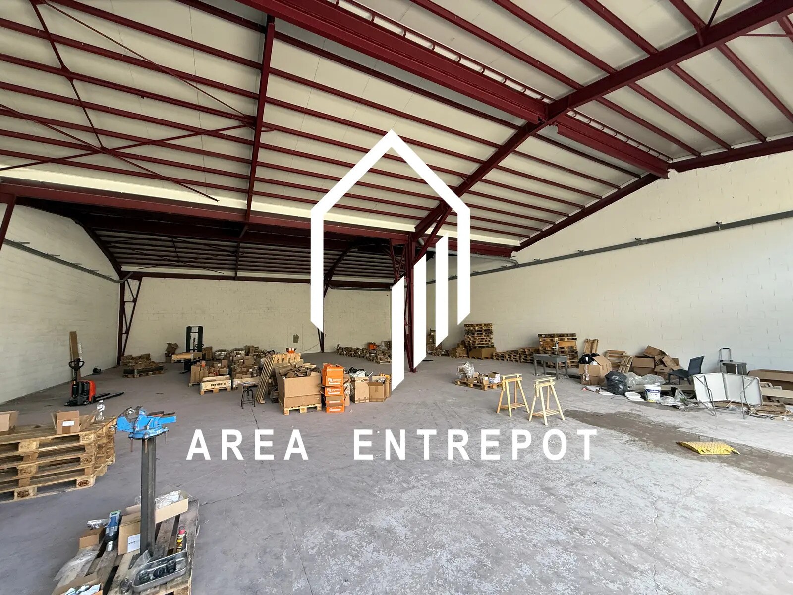 Flex in Aubagne for lease Building Photo- Image 1 of 7