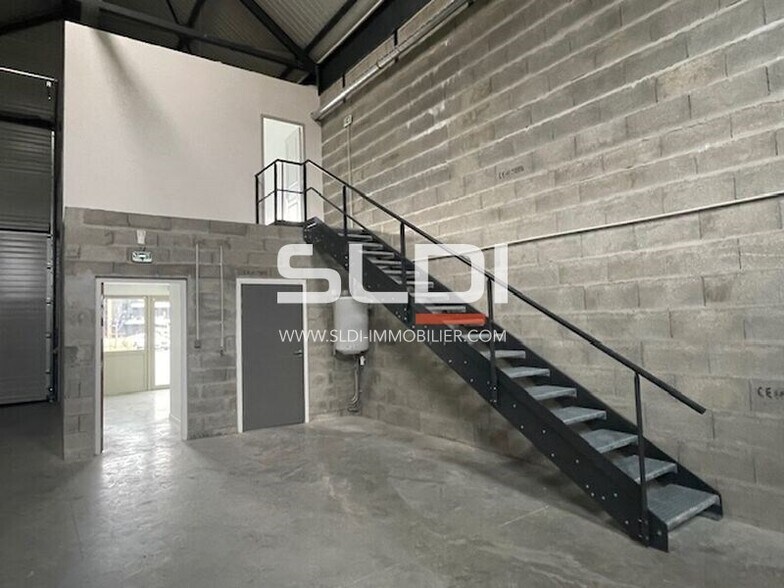 Rue Marcel Dassault, Genas for lease - Interior Photo - Image 3 of 10