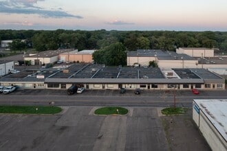 8409 Center Dr NE, Spring Lake Park, MN à louer Photo intérieure- Image 1 de 10