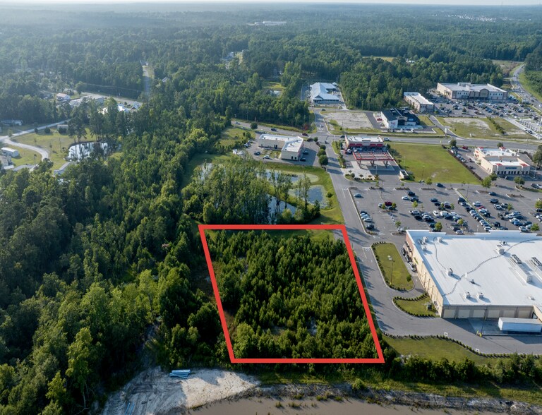 Hwy 210 & Hwy 50, Surf City, NC à vendre - Photo du bâtiment - Image 1 de 6