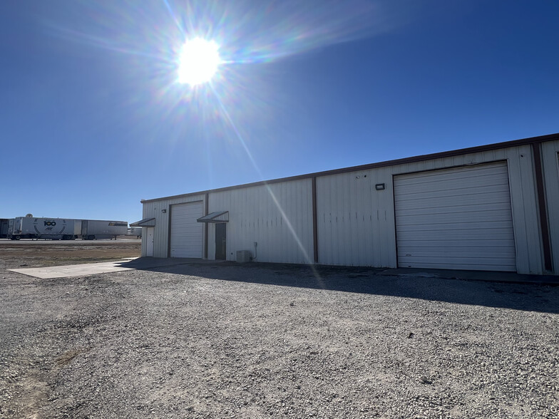 126 Ken Dr, Sherman, TX for lease - Building Photo - Image 3 of 10