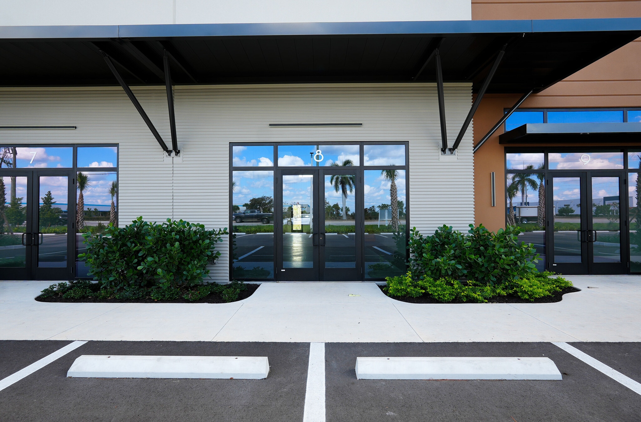 8156 Alico Rd, Fort Myers, FL à louer Photo intérieure- Image 1 de 8