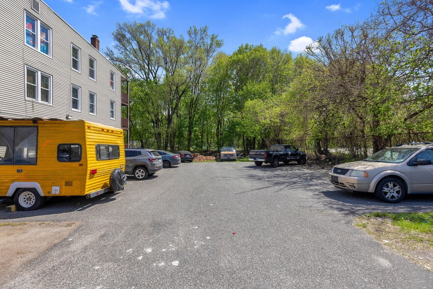 203 S Leonard St, Waterbury, CT for sale - Building Photo - Image 3 of 14