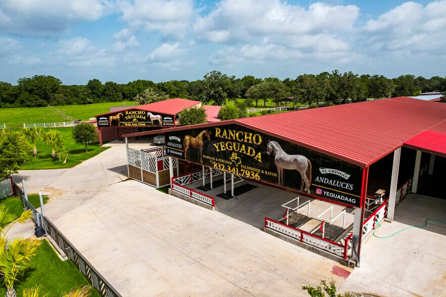 1331 Parker rd, Muldoon, TX à vendre - Photo du bâtiment - Image 2 de 9