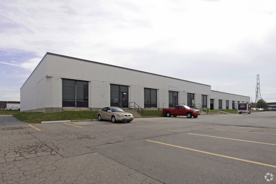 1203 Fewster Dr, Mississauga, ON for lease - Building Photo - Image 3 of 4