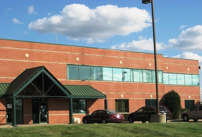 Plus de détails pour 1061 E Main St, East Dundee, IL - Local d'activités à louer