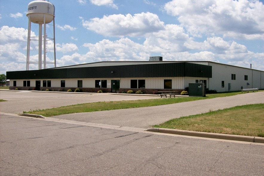 1001 N Dexter St, Prescott, WI for lease - Building Photo - Image 3 of 4