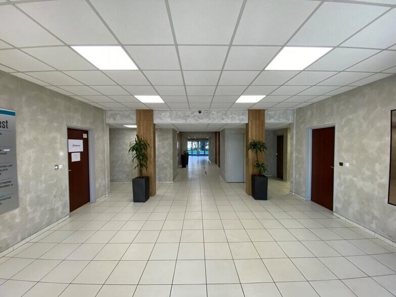 52 Rue Jacques Babinet, Toulouse for lease - Lobby - Image 2 of 8