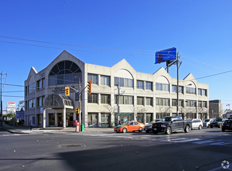 2221 Keele St, Toronto, ON for lease - Building Photo - Image 3 of 4