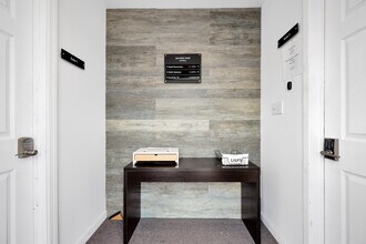 429 W Main St, Patchogue, NY for lease Interior Photo- Image 2 of 29