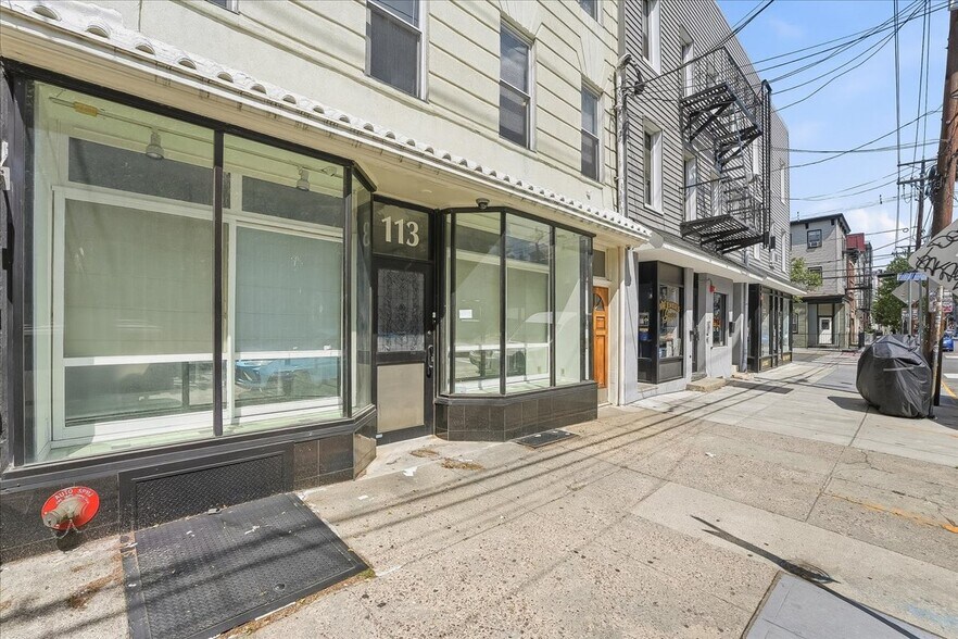 113 Brunswick St, Jersey City, NJ à louer - Photo du bâtiment - Image 3 de 22