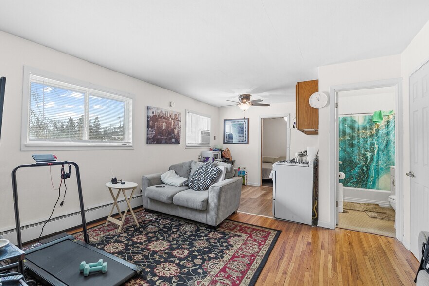 2633 Division St N, North Saint Paul, MN à vendre - Photo du bâtiment - Image 3 de 40
