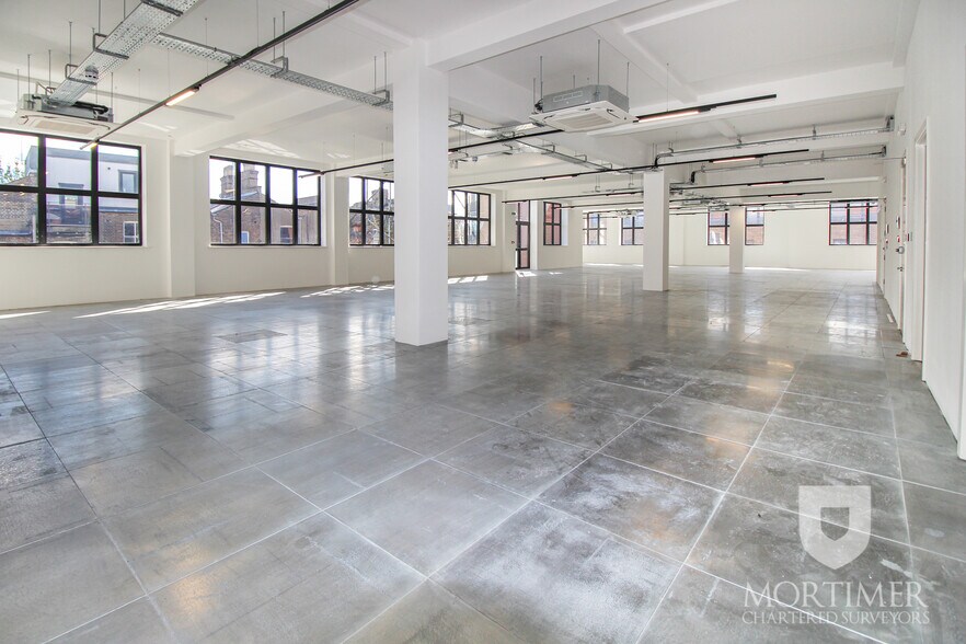 3 Victorian Grv, Londres à louer - Photo du bâtiment - Image 3 de 26