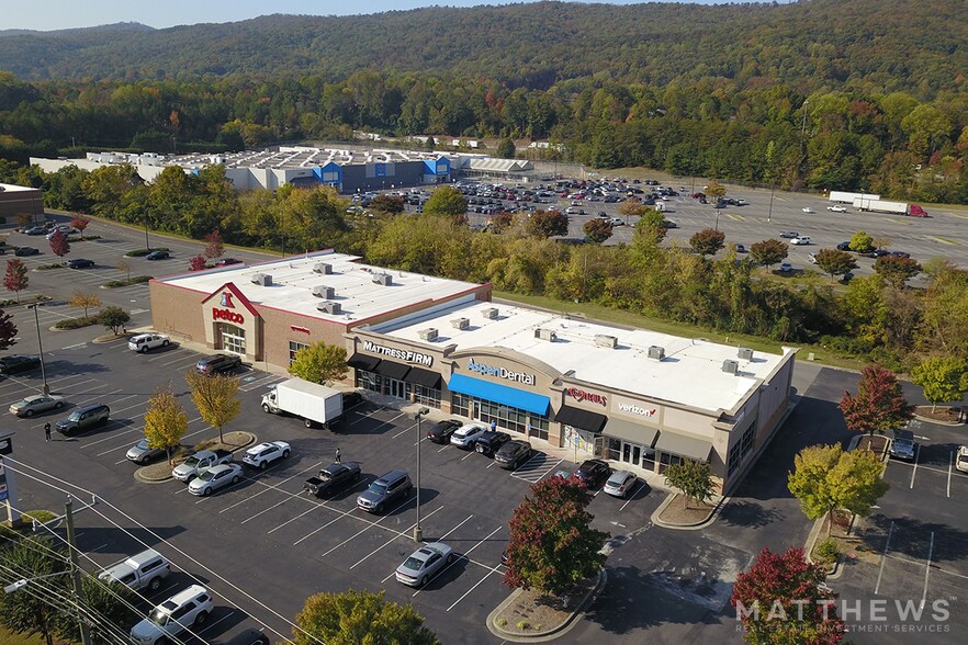 841-853 Shugart Rd, Dalton, GA à vendre - Photo du bâtiment - Image 2 de 5