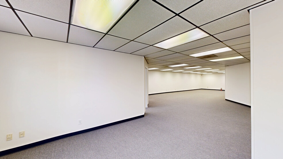 2501-2519 Gravel Dr, Fort Worth, TX for lease - Matterport 3D Scan - Image 3 of 33