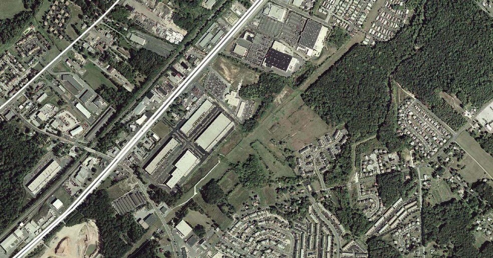 1030 Middle River Rd, Middle River, MD à louer - Photo du bâtiment - Image 2 de 4