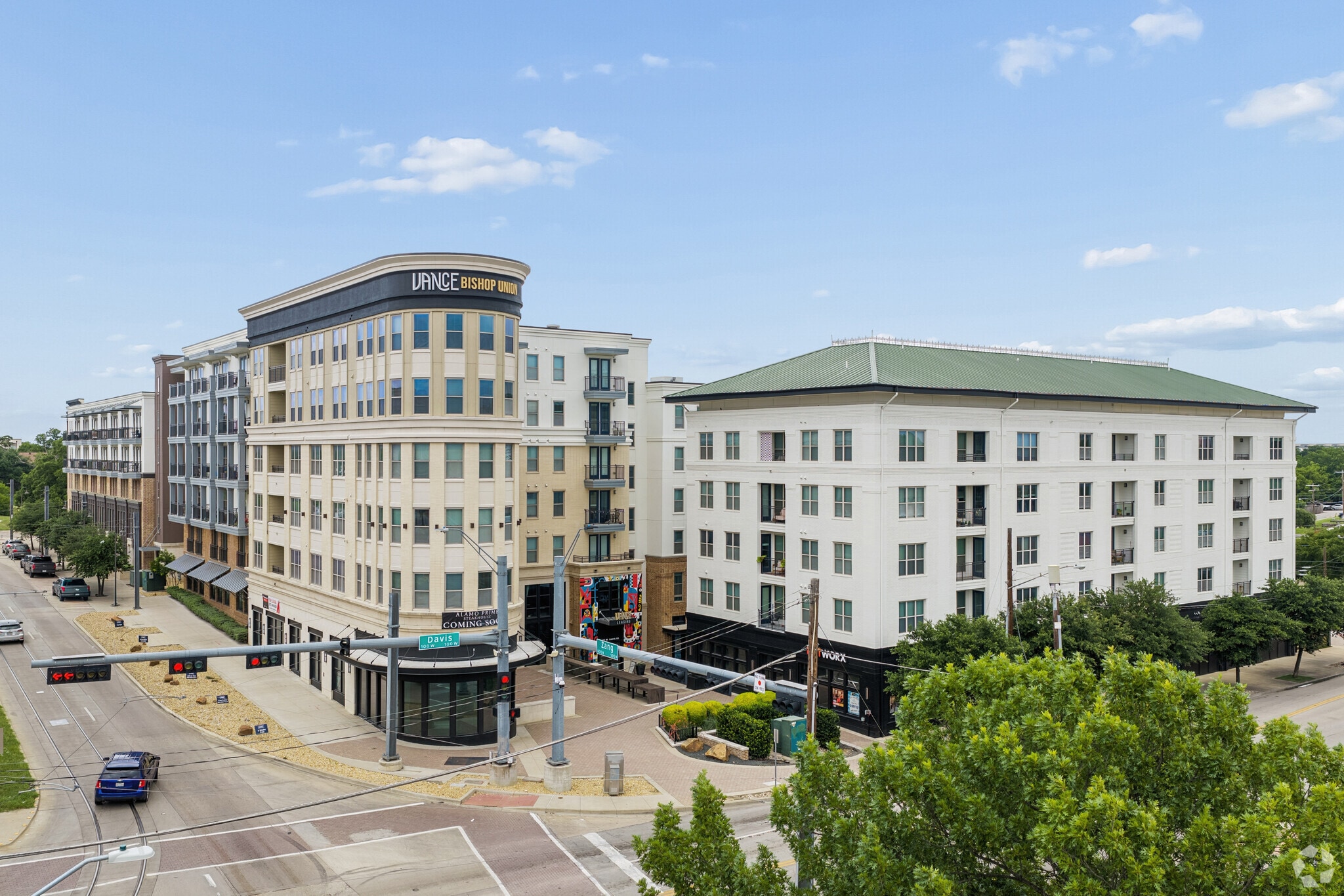 101-111 W Davis St, Dallas, TX for lease Primary Photo- Image 1 of 17
