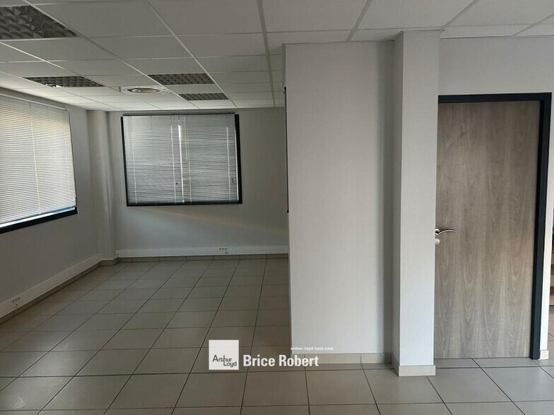 Flex dans Meyzieu à louer - Photo intérieure - Image 2 de 6