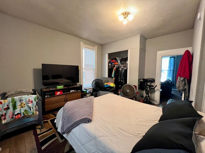 2502 Pine Ave, Mattoon, IL à vendre - Photo du bâtiment - Image 3 de 39