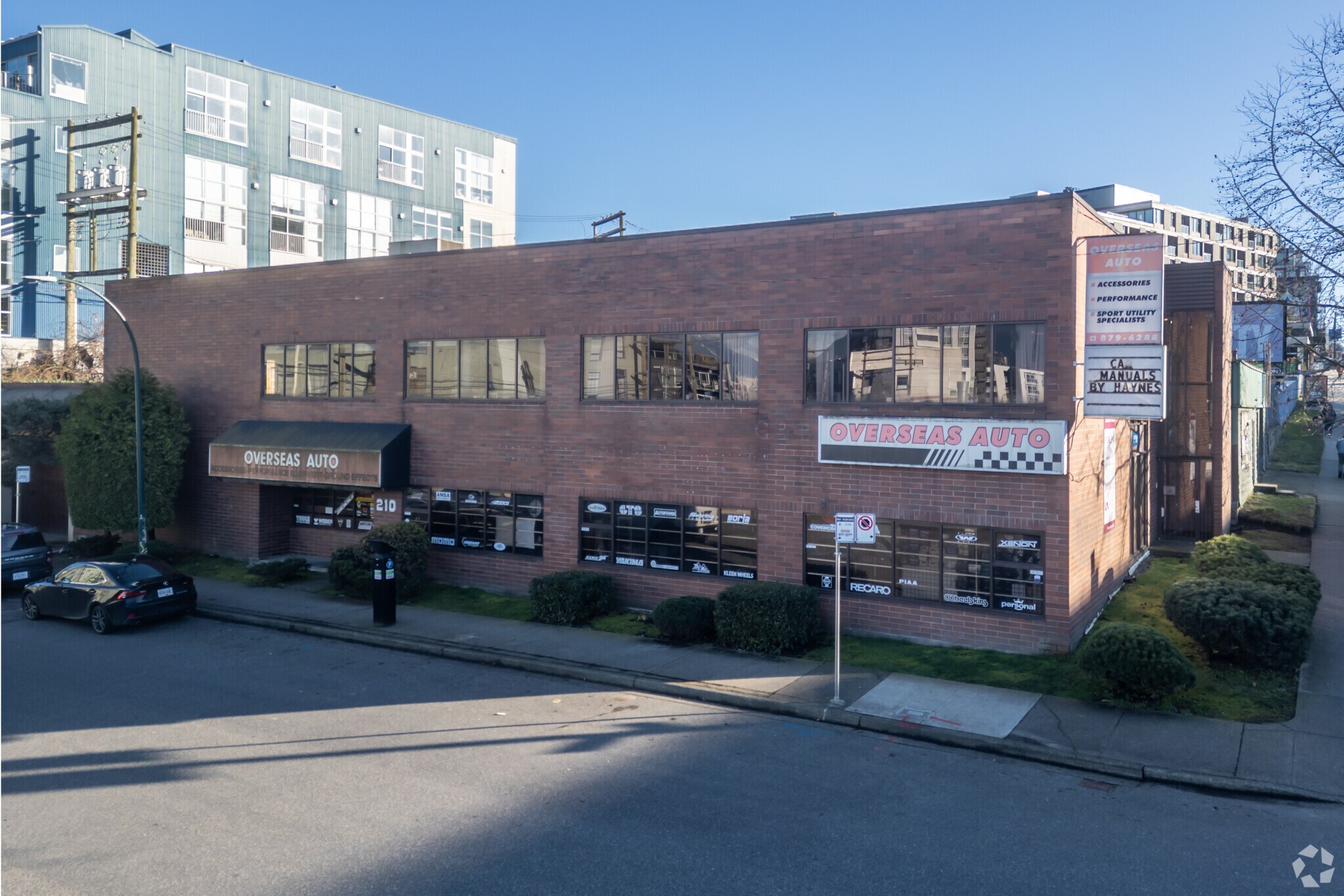 210 4th Ave E, Vancouver, BC for lease Primary Photo- Image 1 of 5