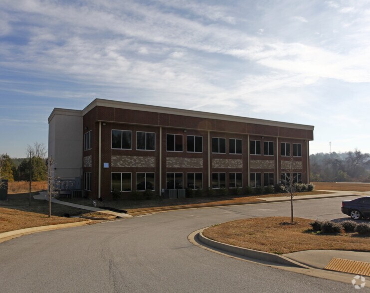 193 N Park Trl, Stockbridge, GA à vendre - Photo du bâtiment - Image 3 de 3