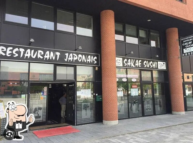 Retail in Évry-Courcouronnes for lease Building Photo- Image 1 of 8