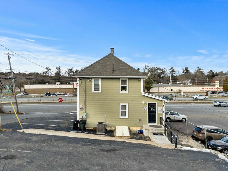 144 Broadway, Saugus, MA à vendre - Photo du bâtiment - Image 3 de 9