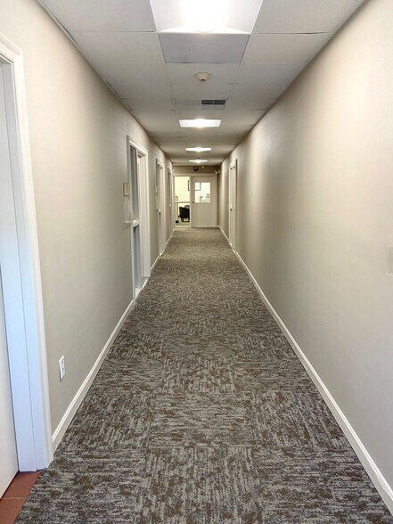 77 Main St, Andover, MA à louer - Photo du bâtiment - Image 3 de 6