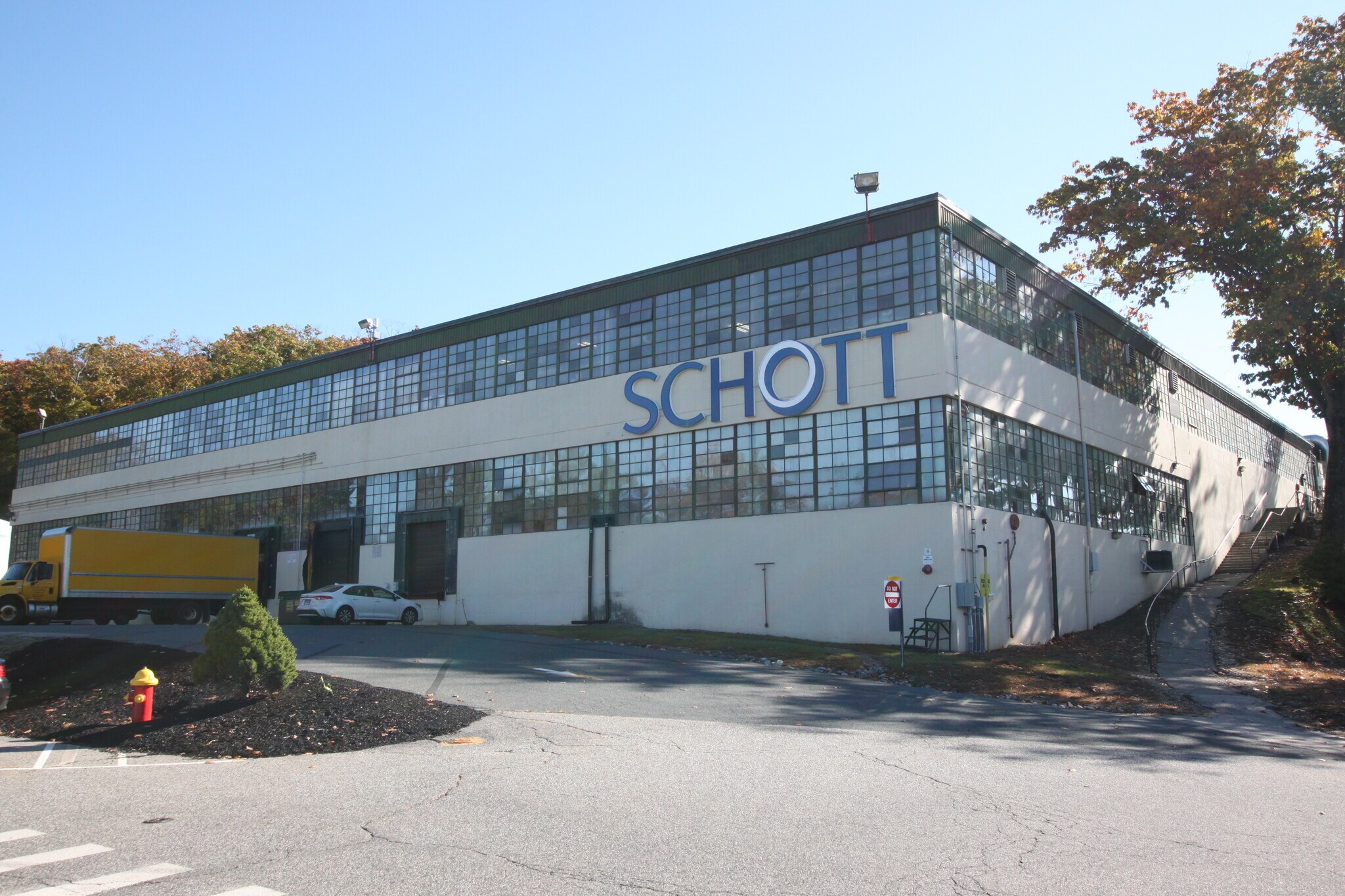 15 Wells St, Southbridge, MA à louer Photo principale- Image 1 de 10