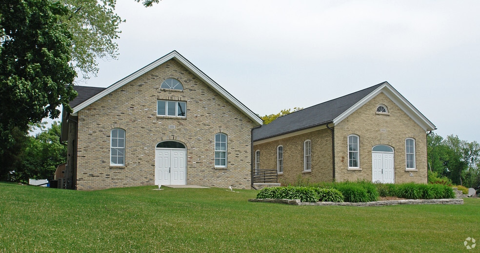 N64W24086 Main St, Sussex, WI for sale - Primary Photo - Image 1 of 2