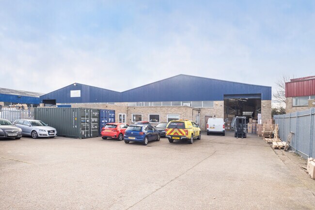 Plus de détails pour Albone Way, Biggleswade - Industriel à louer