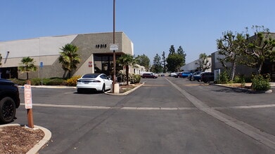 19209 Parthenia St, Northridge, CA for lease Interior Photo- Image 1 of 5