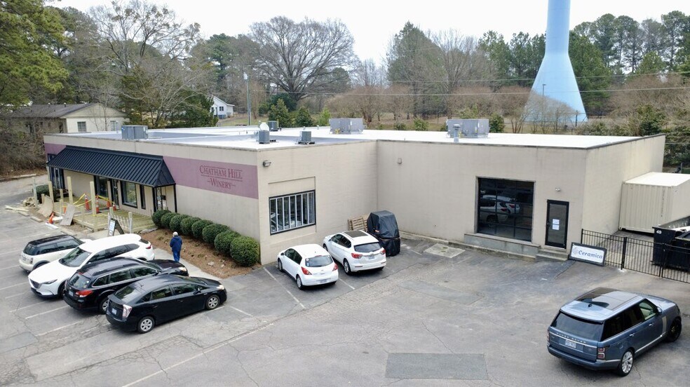 Downtown Cary Assemblage portefeuille de 5 propriétés à vendre sur LoopNet.ca - Photo du bâtiment - Image 2 de 10