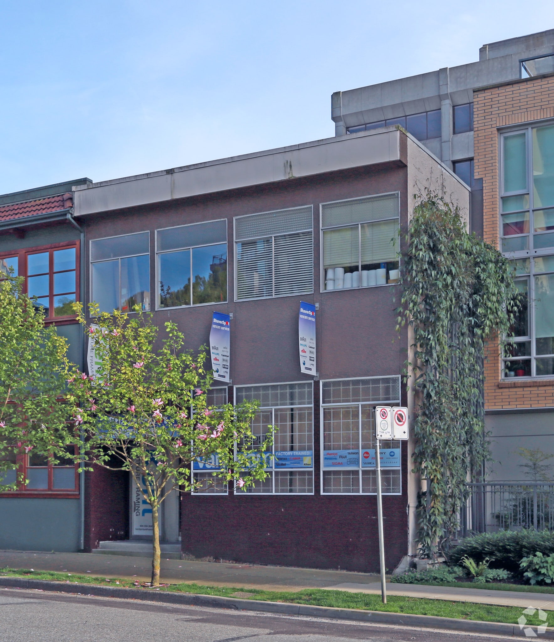 1666 W 8th Ave, Vancouver, BC for lease Primary Photo- Image 1 of 5