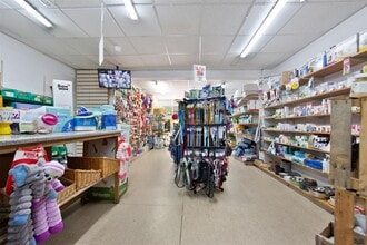 8 Green Wrythe Ln, Carshalton for lease Interior Photo- Image 2 of 7