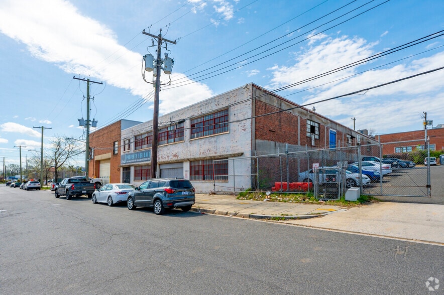 2240 25th Pl NE, Washington, DC à vendre - Photo du bâtiment - Image 1 de 19
