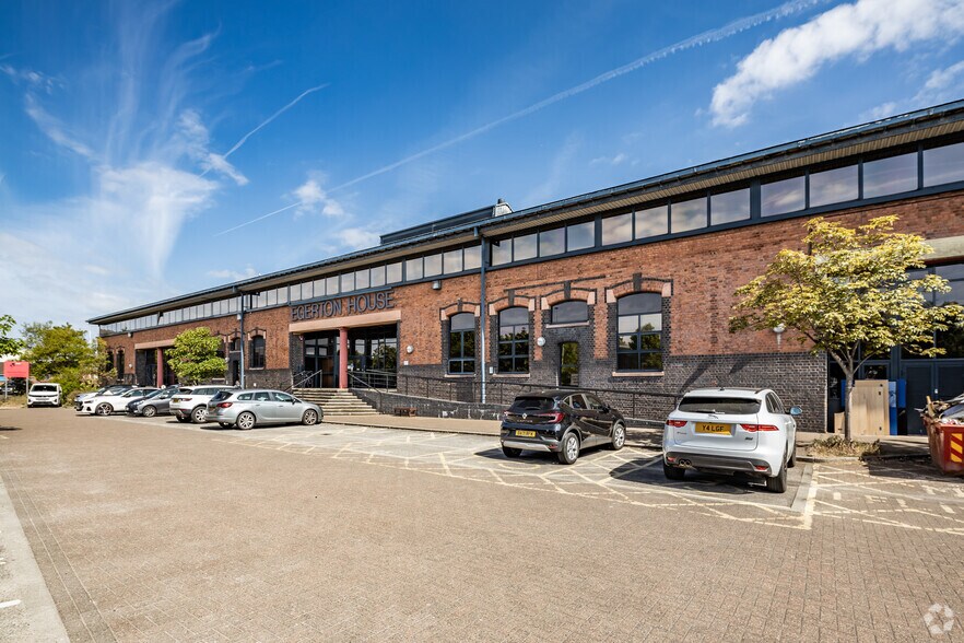 2 Tower Rd, Birkenhead à louer - Photo du bâtiment - Image 1 de 4