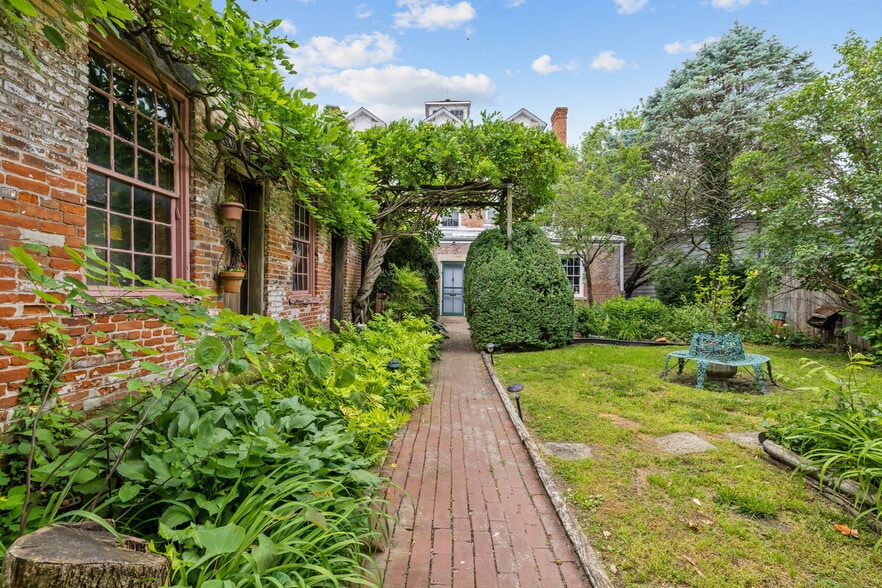 146 S 3rd St, Ste Genevieve, MO à vendre - Photo du bâtiment - Image 2 de 35