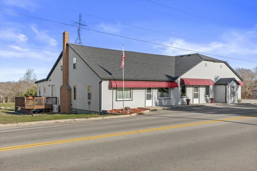 N8240 County Hwy E, Watertown, WI à vendre - Photo du bâtiment - Image 2 de 55