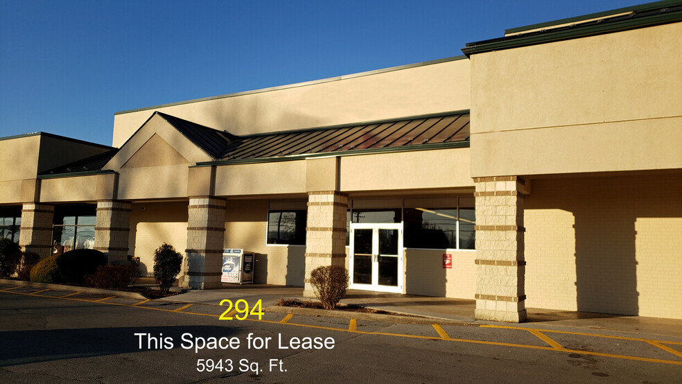 252 Red Oaks Shopping Ctr, Lewisburg, WV for lease - Building Photo - Image 3 of 3