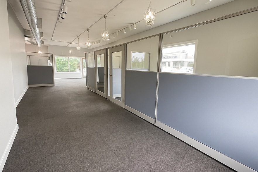 90 Broadhollow Rd, Melville, NY for lease - Building Photo - Image 3 of 9